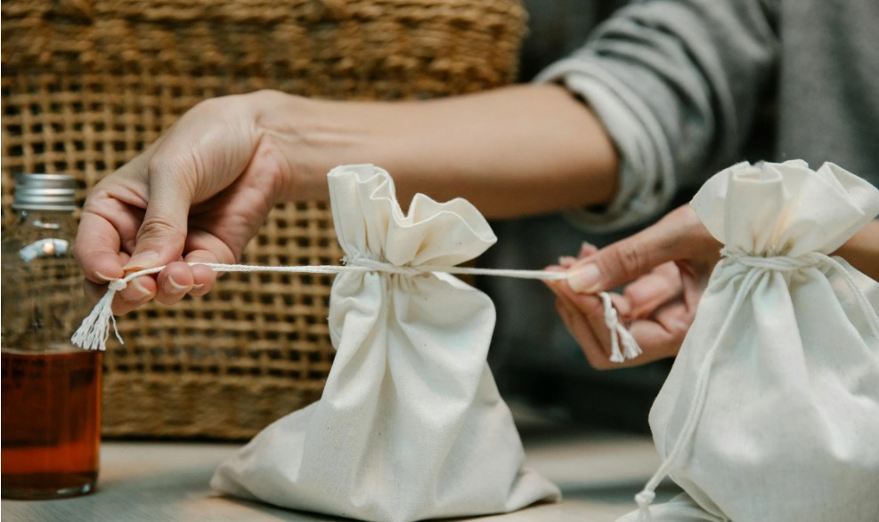 What Are Non Woven Fabrics Used For? Key Examples & Features